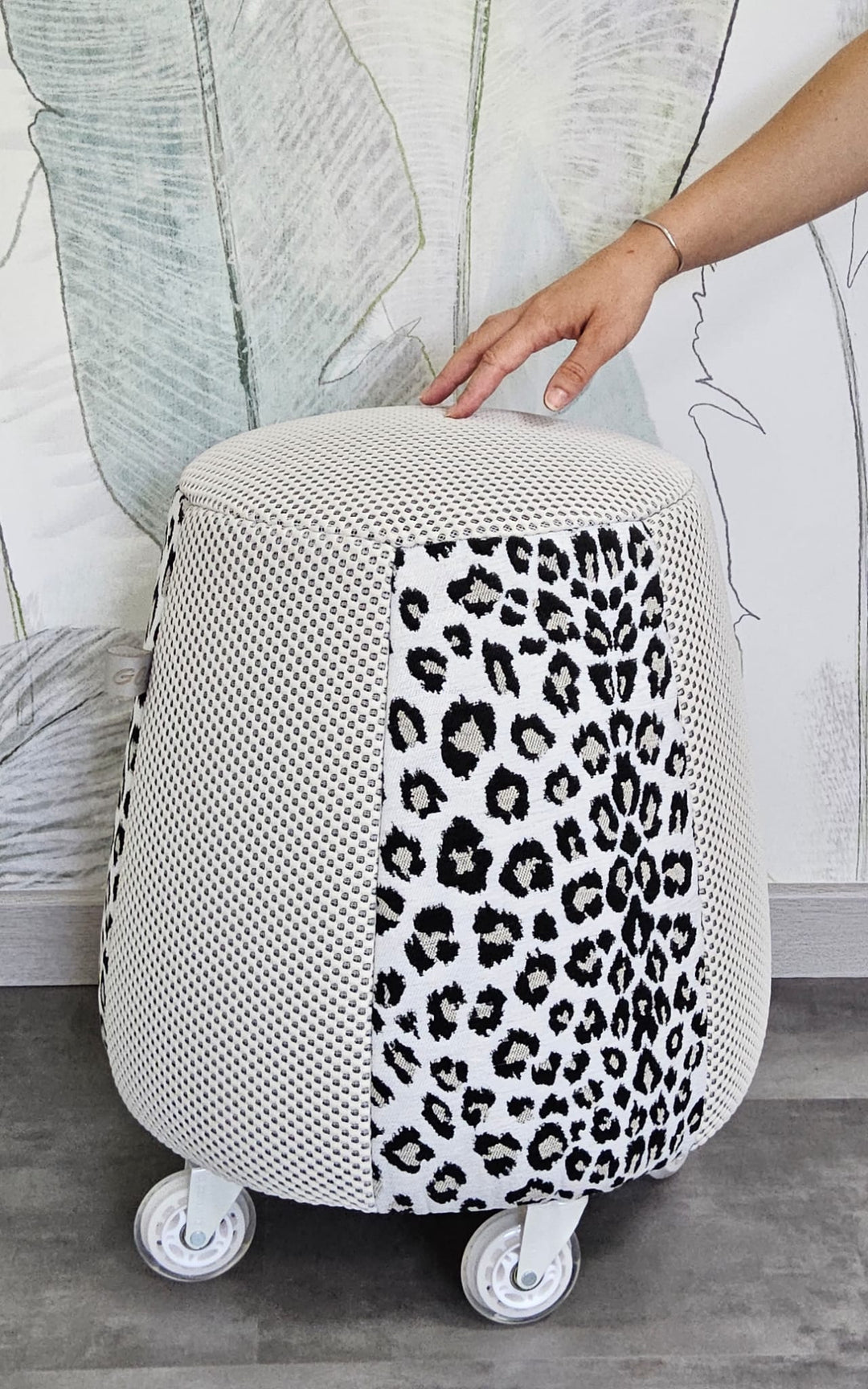 Tabouret ergonomique - Résille blanche / Jaguar