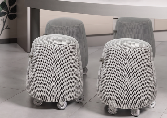 Tabouret ergonomique en résille épaisse - Blanc sur fond noir